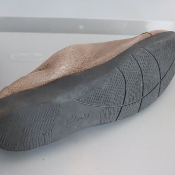 Clarks Cloud Stepper Soft Cushion Size 9 Womens Shoe Bronze - Picture 5 of 11
